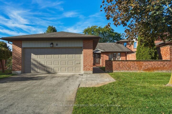 Property Photo: 55 Fiddlers Green Road 31 ON N6H 4T8