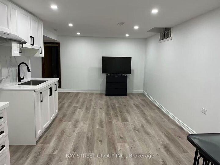 Property Photo:  52 Hornchurch Crescent  ON L3R 7C6 