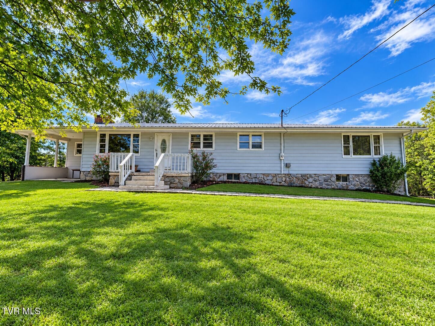 Property Photo: 229 Clint Street TN 37660