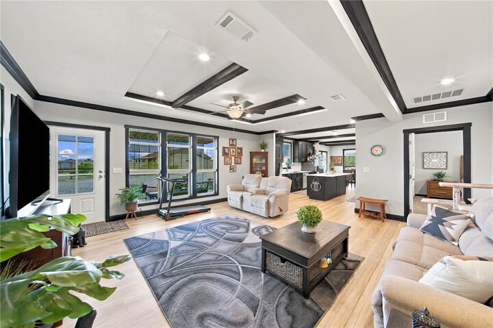 Property Photo: 1732 E Hammer Lane AZ 86426