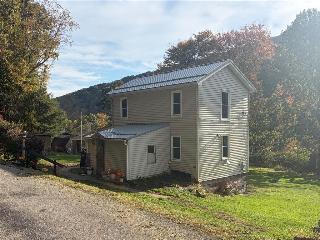 Property Photo: 137 Watson Ave PA 16374