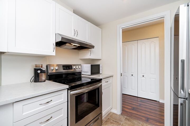Property Photo:  15111 Russell Avenue 502  BC V4B 2P4 