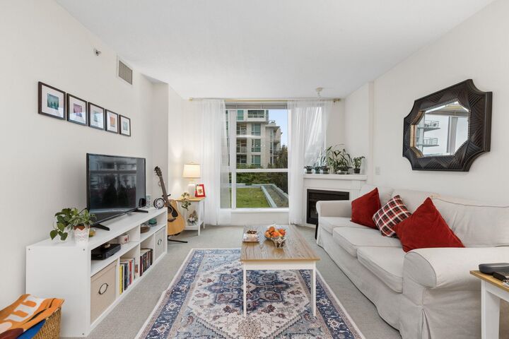 Property Photo:  188 E Esplanade 607  BC V7L 4Y1 