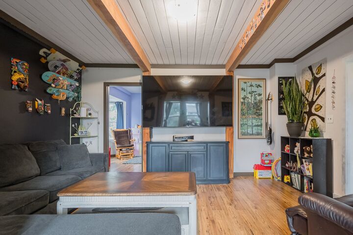 Property Photo:  34587 Ferguson Avenue  BC V2V 6P7 