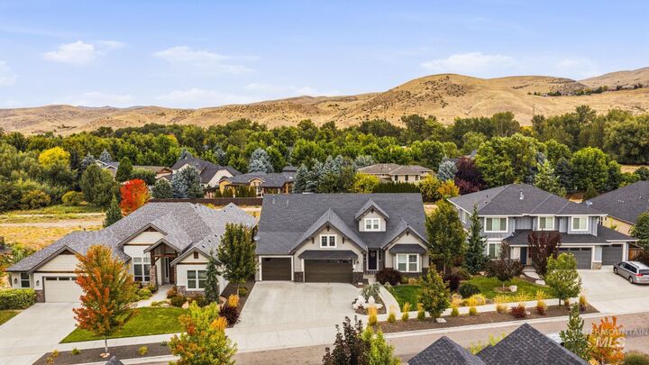 Property Photo: 3936 W Farm View Drive ID 83714