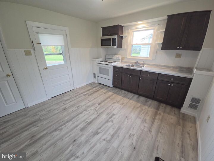 Property Photo:  99 Walnuttown Road  PA 19522 
