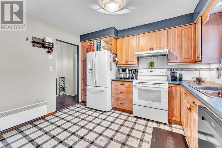 Property Photo:  19 Knox Court  ON P1A 2P6 