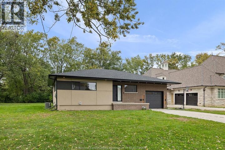 Property Photo:  4015 Roseland Drive East  ON N9G 1Y5 