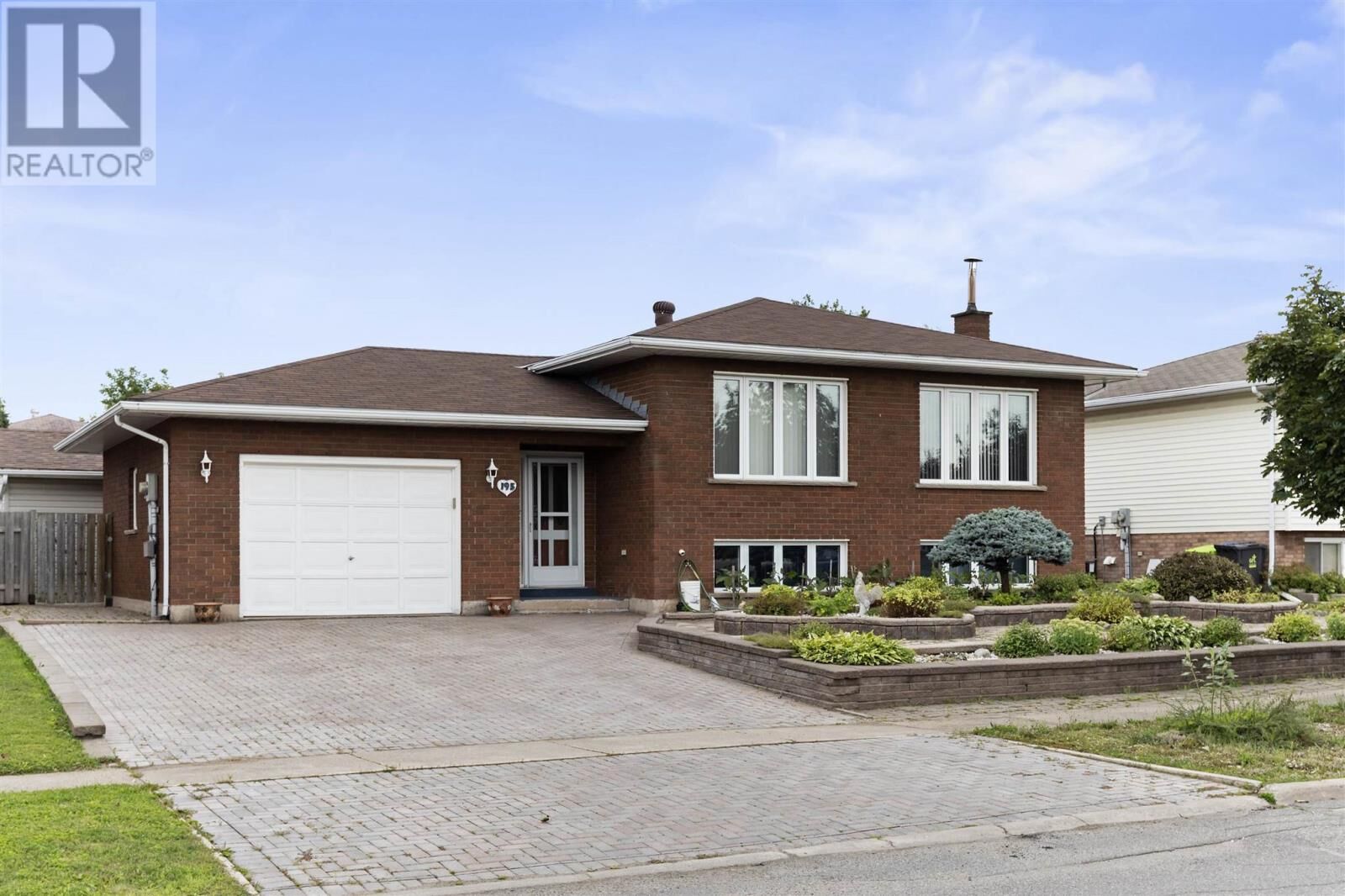 Property Photo:  195 Bitonti Cres  ON P6C 6B6 