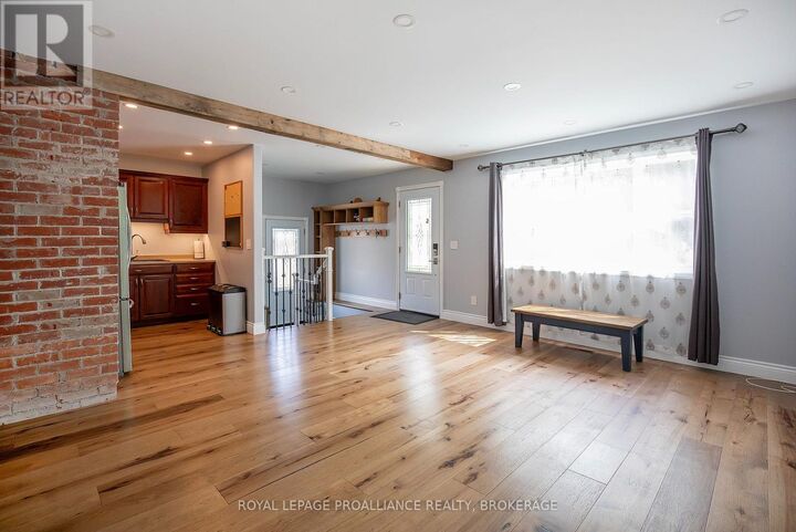 Property Photo:  75 Scott Street  ON K7L 1L6 