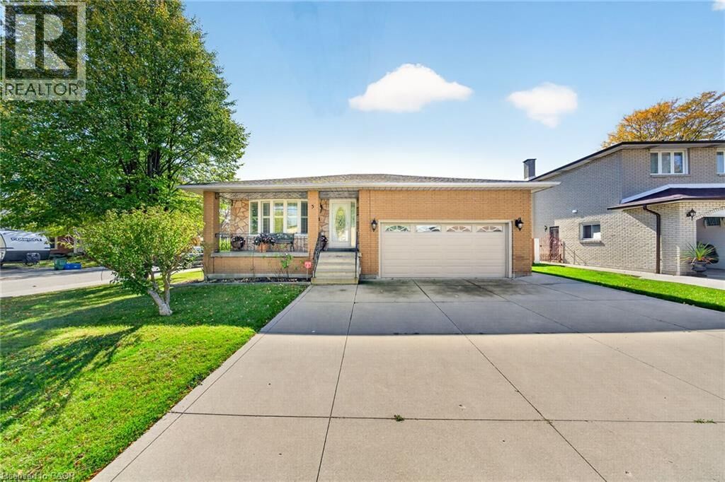 Property Photo:  3 Harvard Place  ON L9B 1S1 