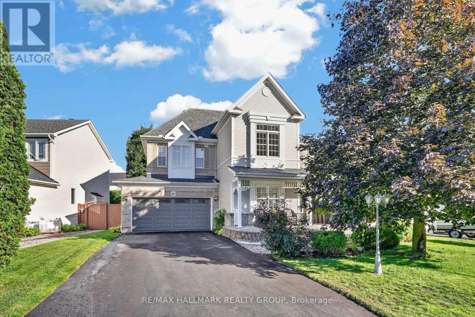 Property Photo:  45 Franklin Cathcart Crescent South  ON K2S 2A5 