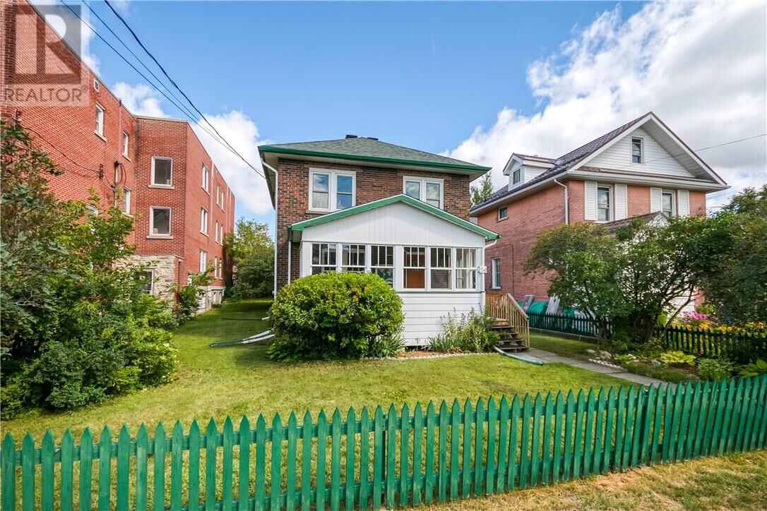 Property Photo:  54 Bloor Street  ON P3C 2K6 