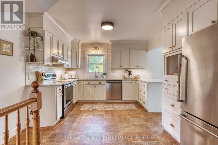 Property Photo:  21 Mercer Street  ON N5A 6J5 