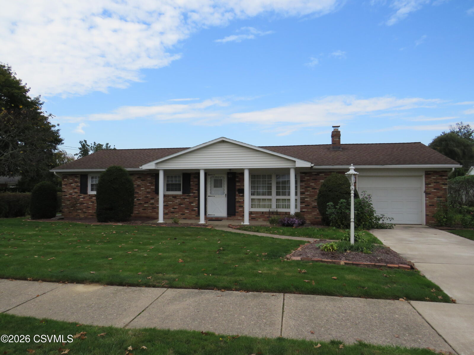 Property Photo:  1007 Sunset Drive  PA 18603 