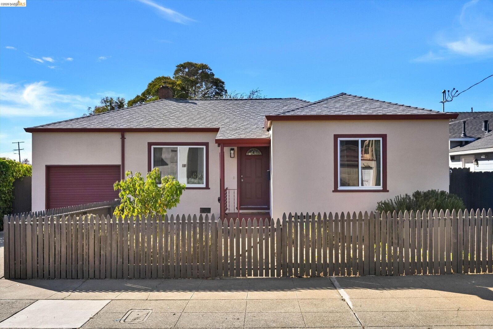 Property Photo: 711 30th St CA 94804