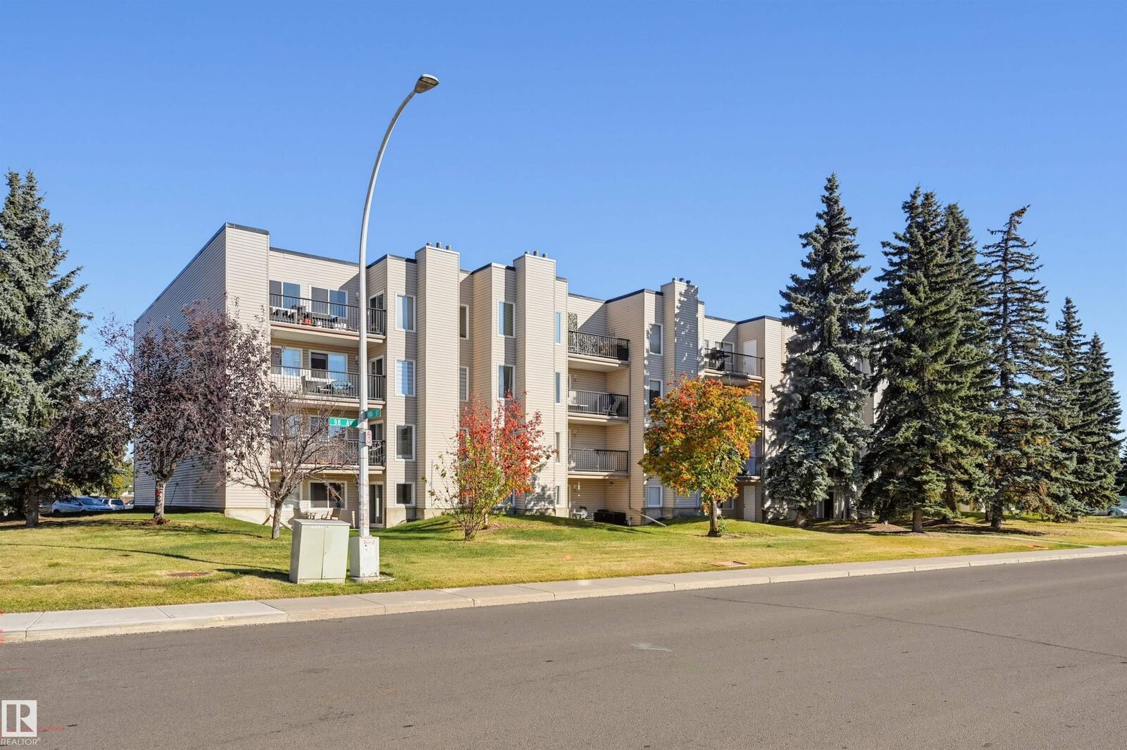Property Photo: 17820 98 Avenue NW 408 AB T5T 3H5