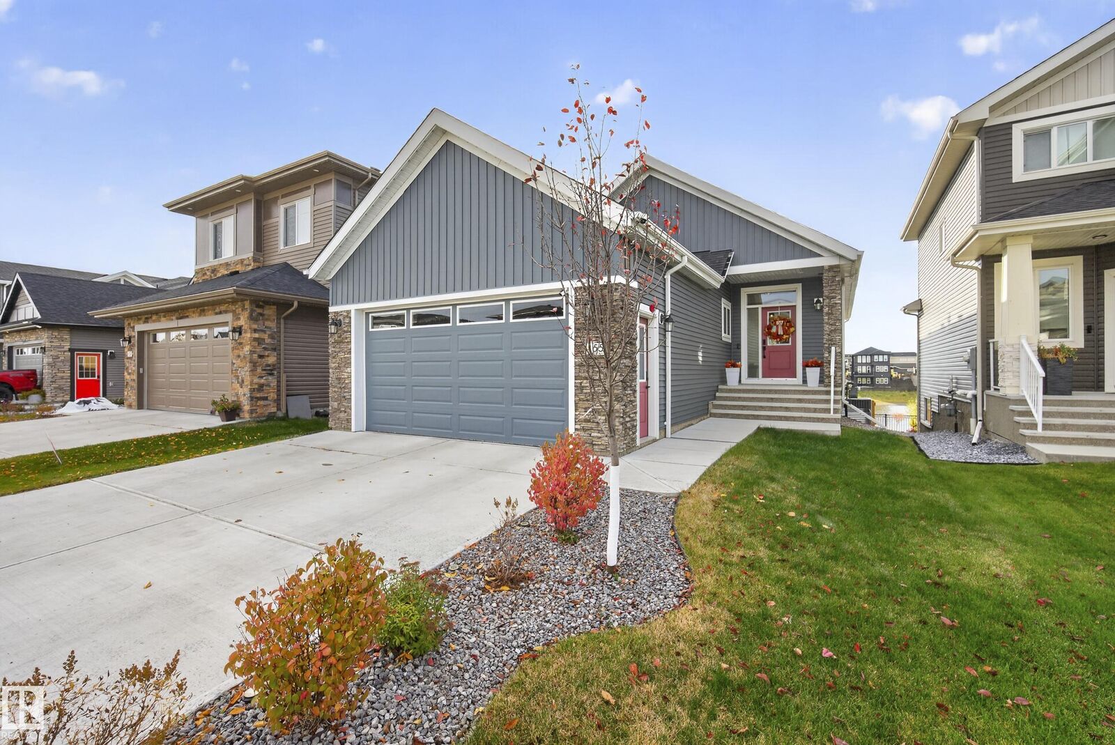 Property Photo:  55 Edgefield Way  AB T8N 8A1 