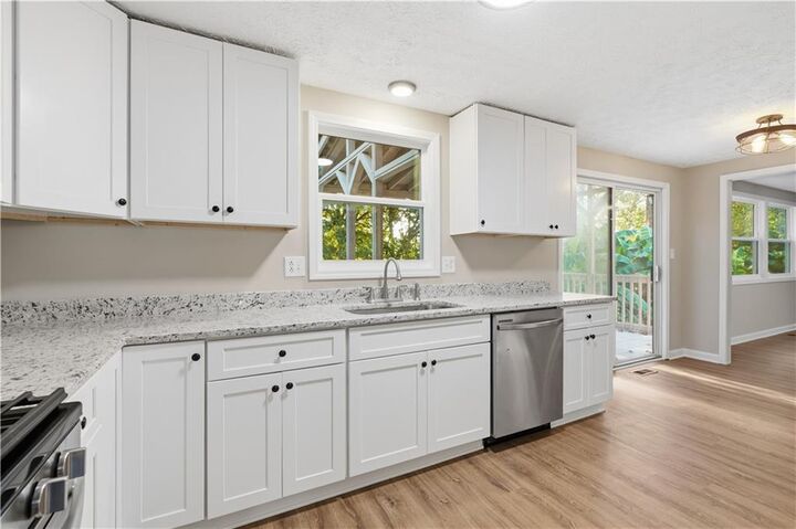 Property Photo: 1455 Parkmont Drive GA 30076
