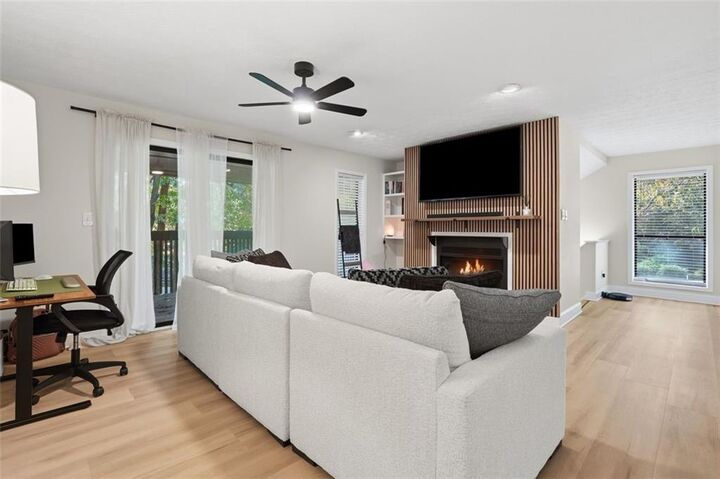 Property Photo:  109 Cumberland Court SE  GA 30080 