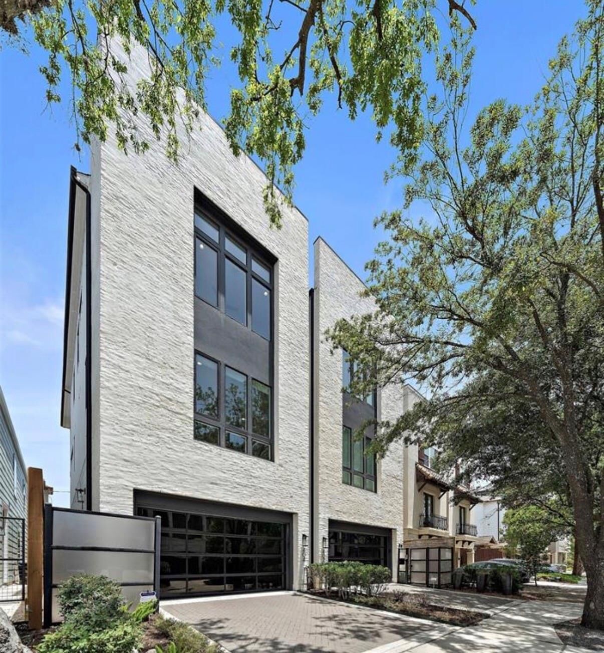 Property Photo:  404 W Pierce Street  TX 77019 