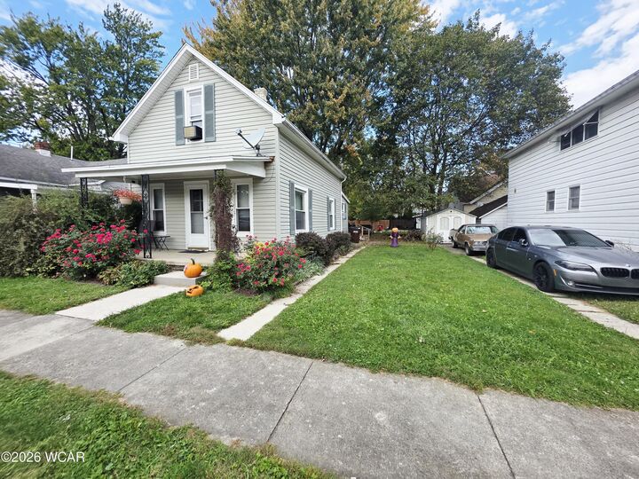 Property Photo: 208 W Montford Avenue OH 45810