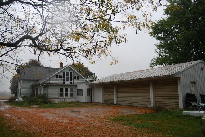 Property Photo: W345 Hochheim Rd WI 53091