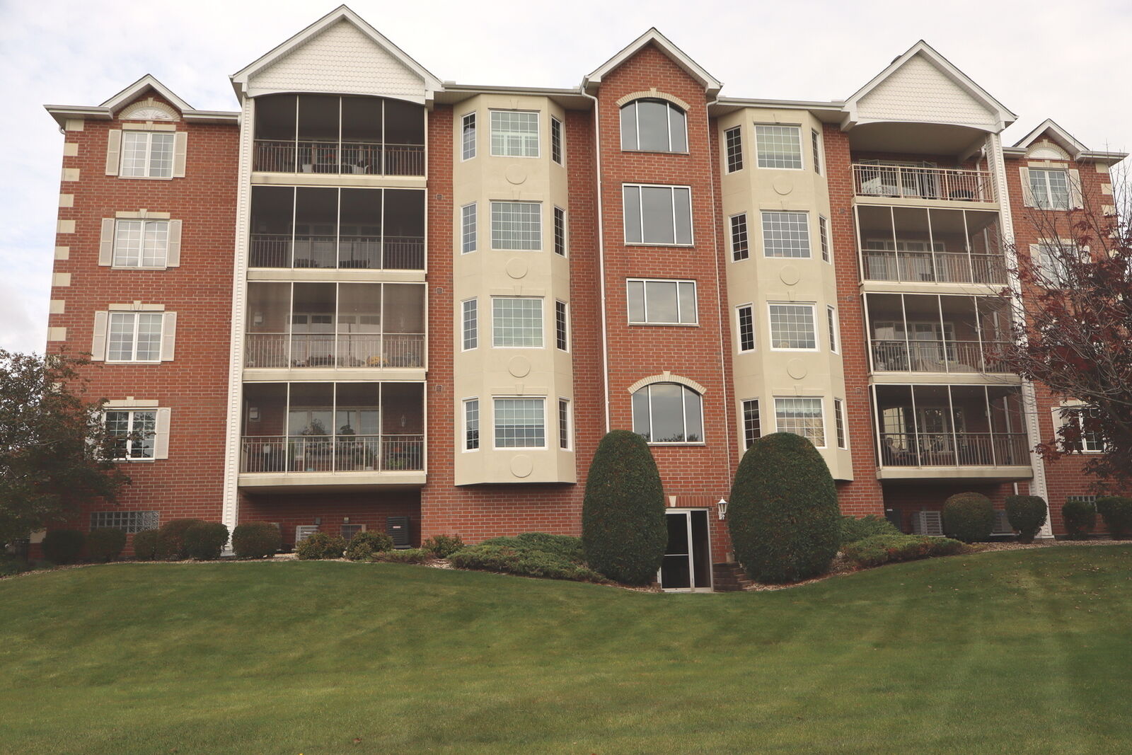 Property Photo: 7927 Trinity Circle 1ne IL 60487