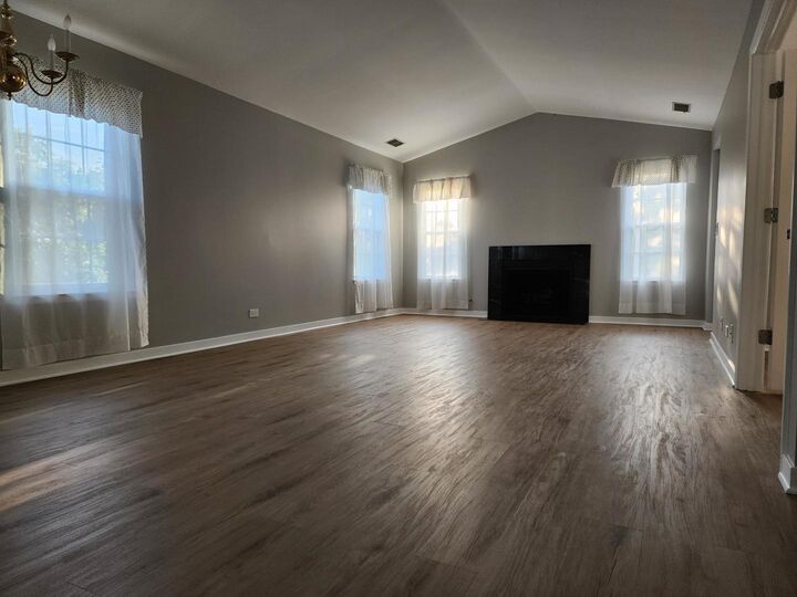 Property Photo:  184 White Branch Court 184  IL 60089 