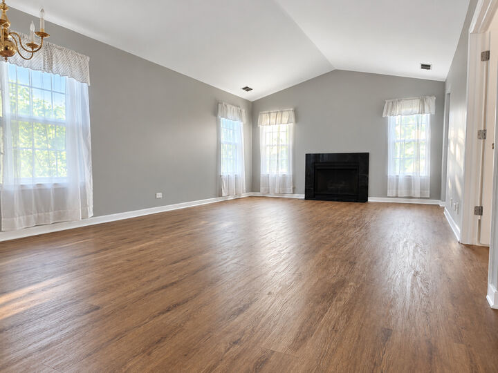 Property Photo: 184 White Branch Court 184 IL 60089