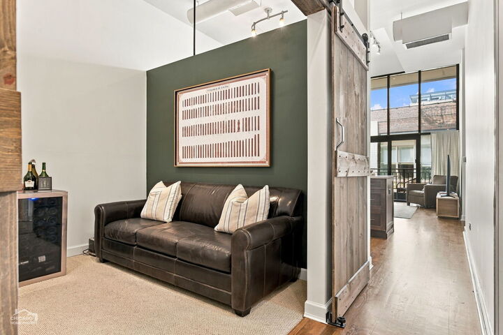 Property Photo:  400 W Ontario Street 707  IL 60654 