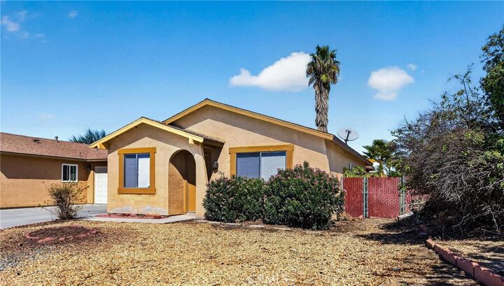 Property Photo:  1964 W Oakland Avenue  CA 92545 