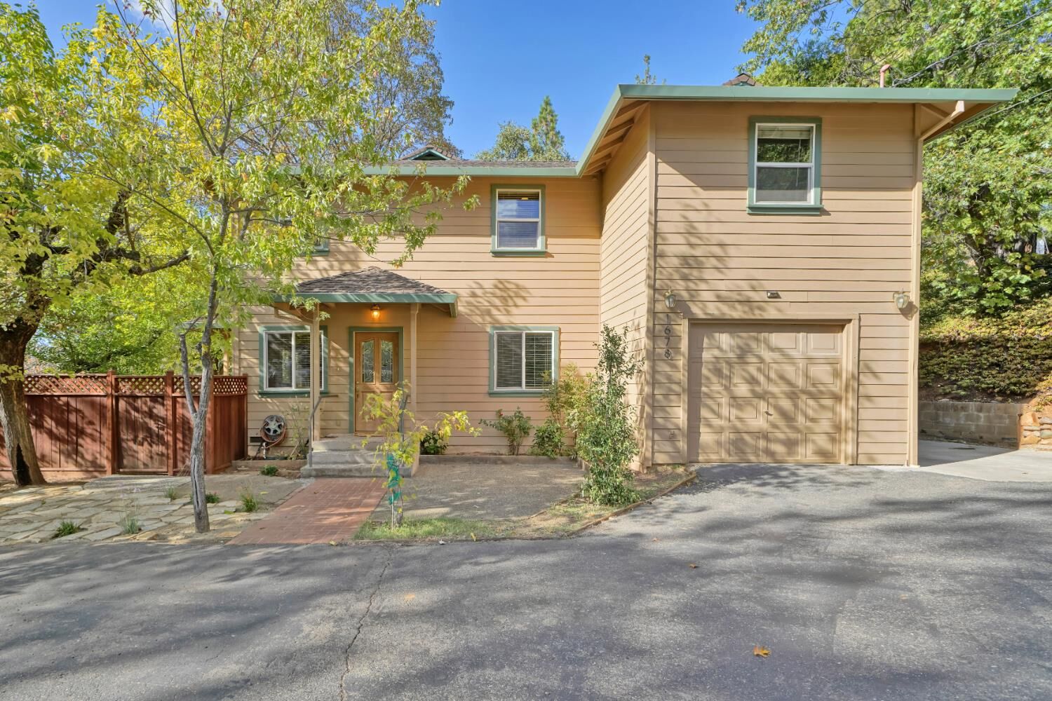 Property Photo:  1678 Ronald Loop  CA 95667 