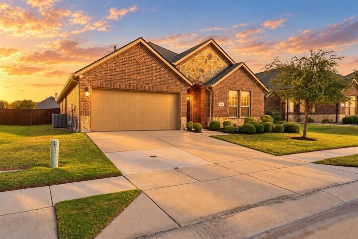 Property Photo: 536 Alice Lane TX 75189