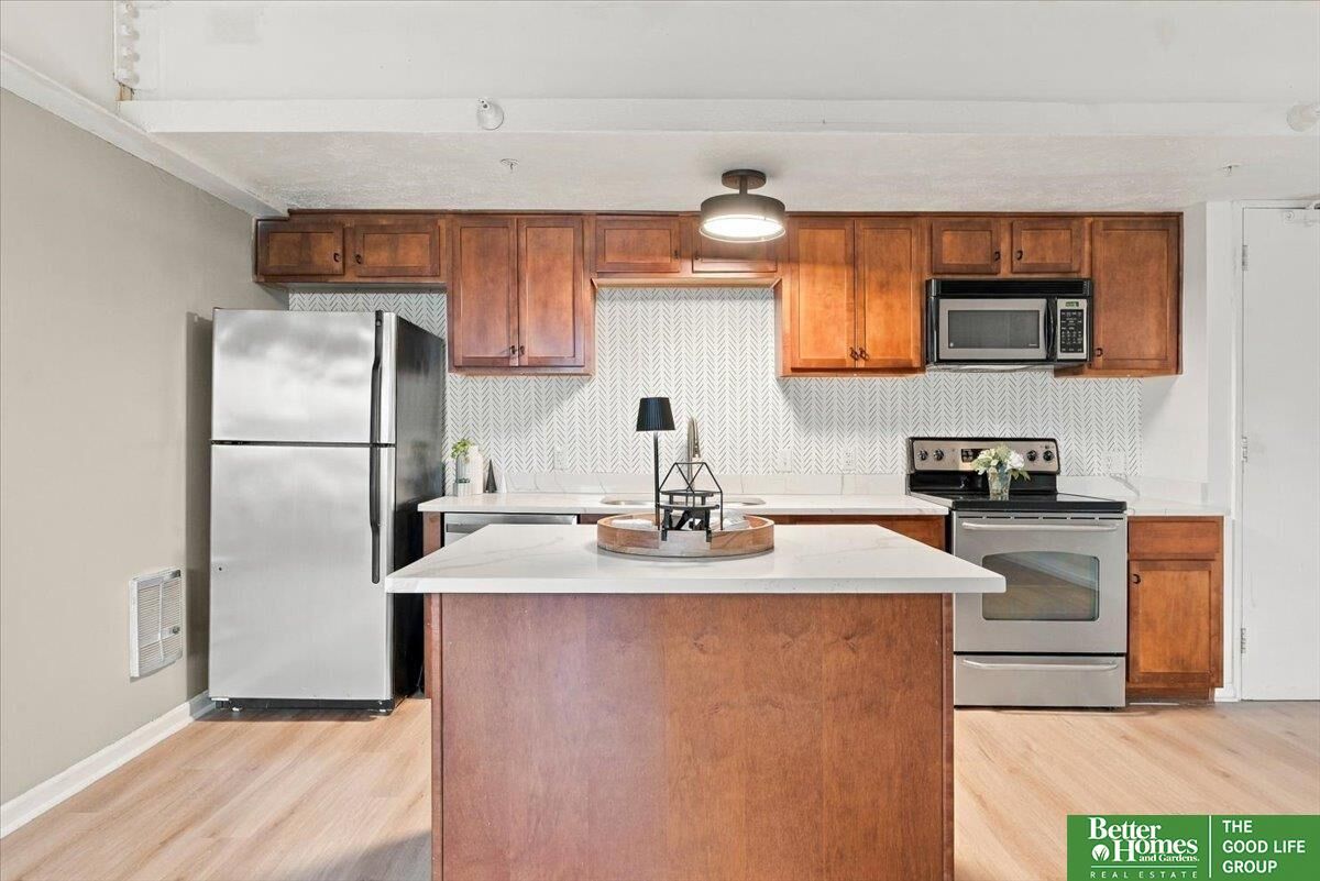 Property Photo:  105 N 31 Avenue 302  NE 68131 