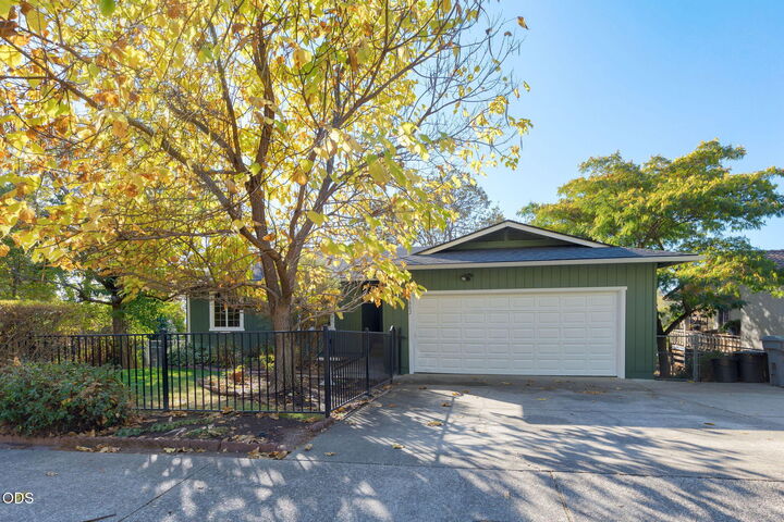 Property Photo:  1802 NE Beacon Drive  OR 97526 