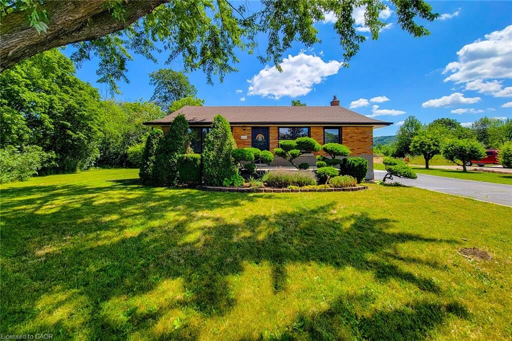 Property Photo:  220 Winona Road  ON L8E 5K4 