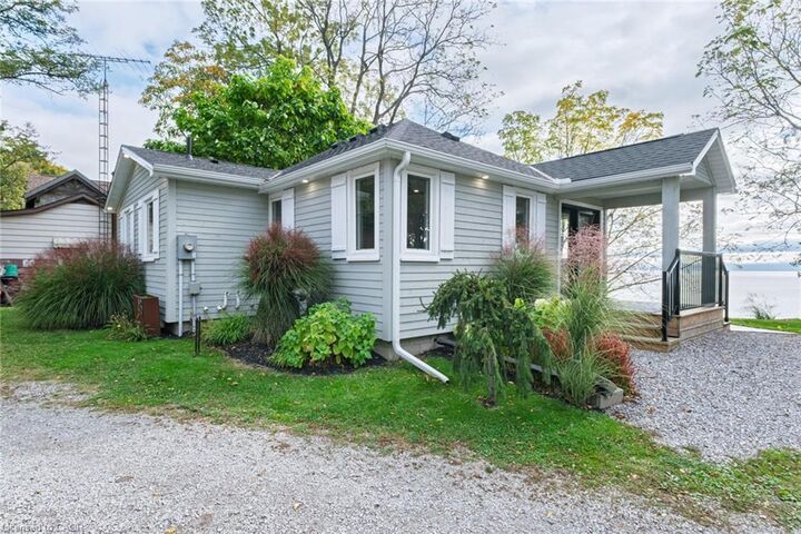 Property Photo:  46 King Street S  ON N3Y 4K2 