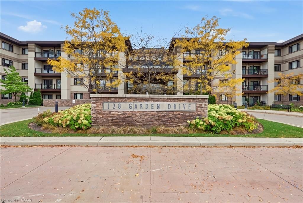 Property Photo:  128 Garden Drive 211  ON L6K 0H7 