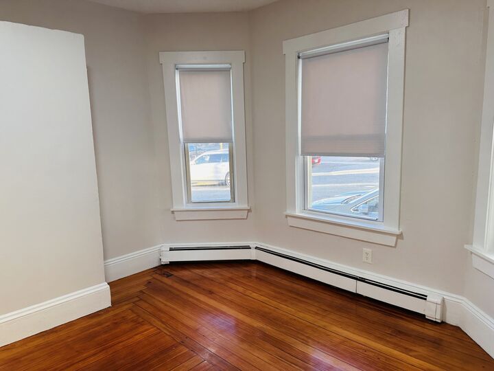 Property Photo:  870 Moody Street 2  MA 02453 
