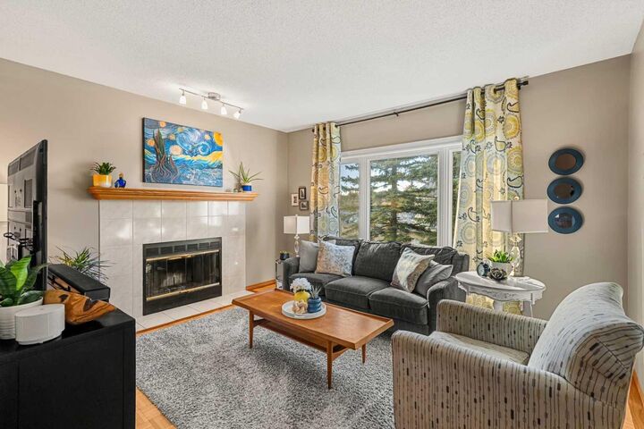 Property Photo:  54 Deerview Terrace SE  AB T2J 7B9 
