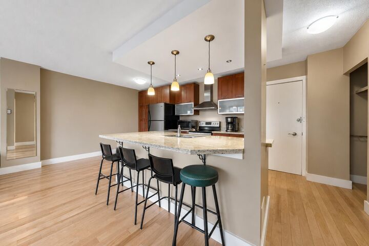 Property Photo:  1027 Cameron Avenue SW 408  AB T2T 0K3 