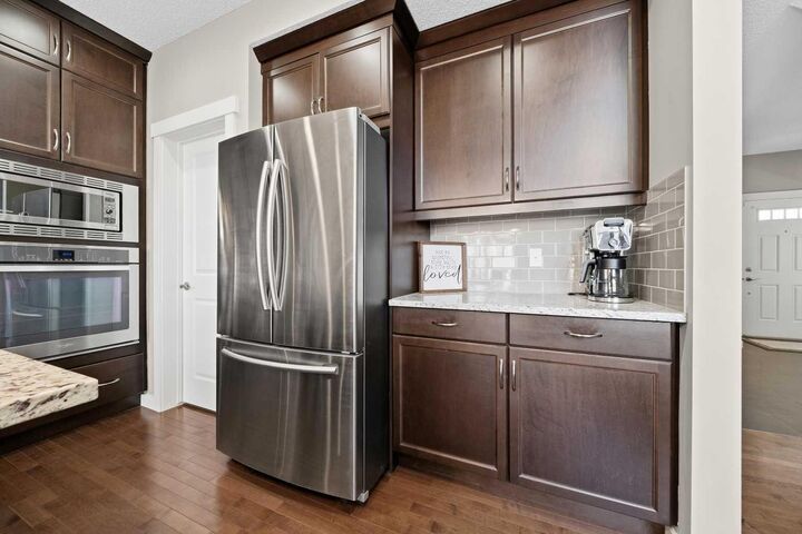Property Photo:  52 Evansborough Green NW  AB T3P 0M8 