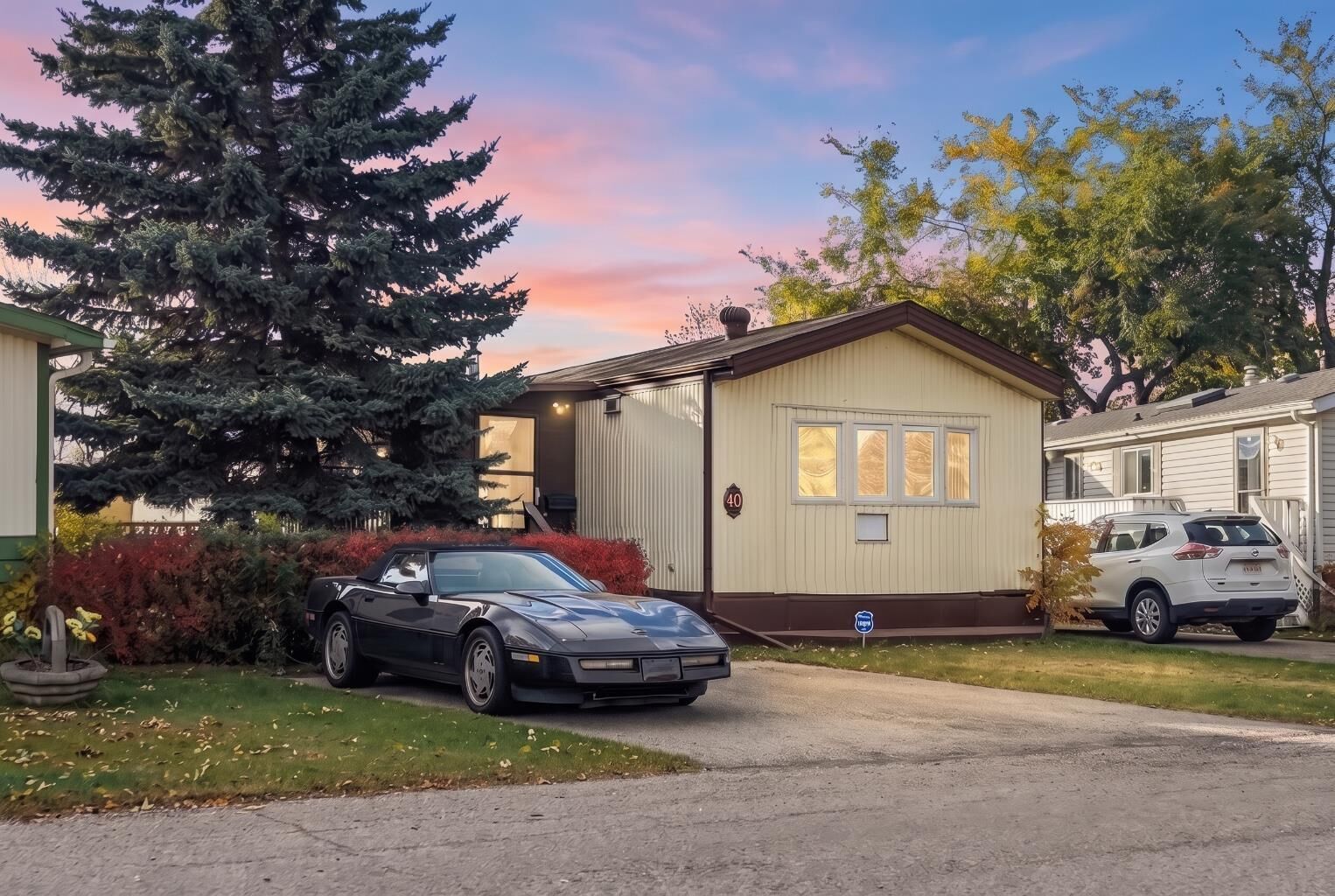 Property Photo:  6724 17 Avenue SE 40  AB T2A 0W5 