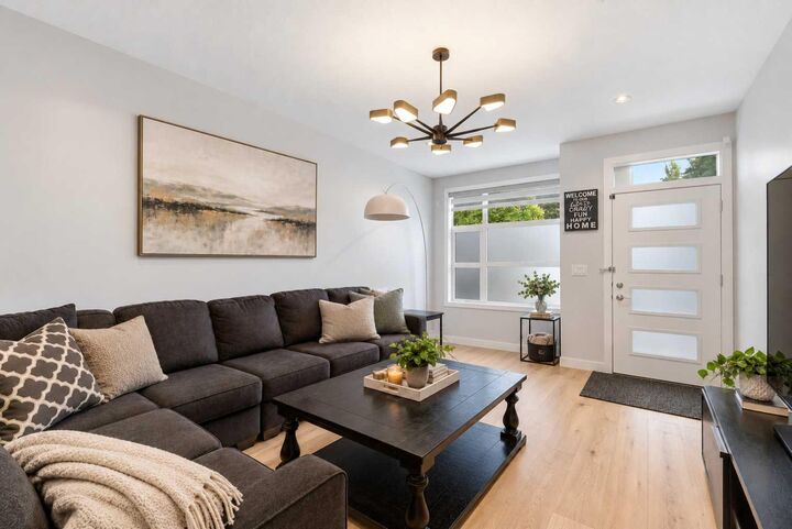 Property Photo:  408 27 Avenue NE 115  AB T2E 2A4 