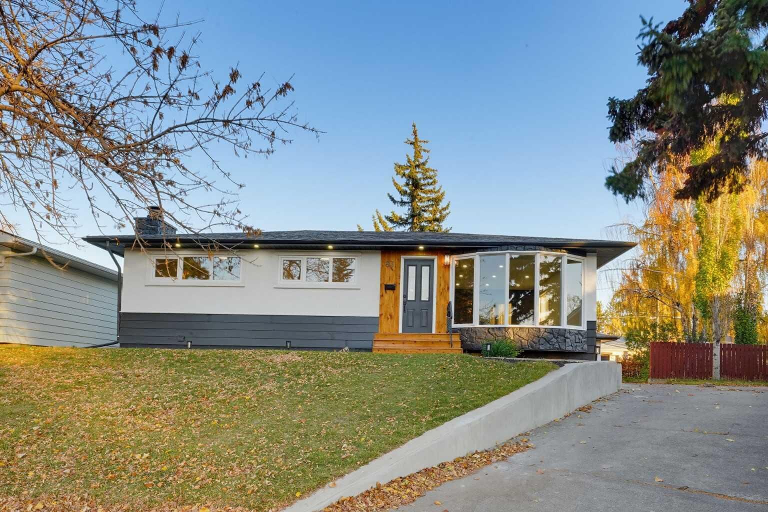 Property Photo:  83 Ferncliff Crescent SE  AB T2H 0V5 