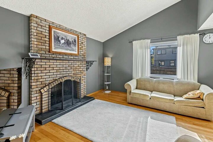 Property Photo:  76 Cedardale Crescent SW 28  AB T2W 3Z5 
