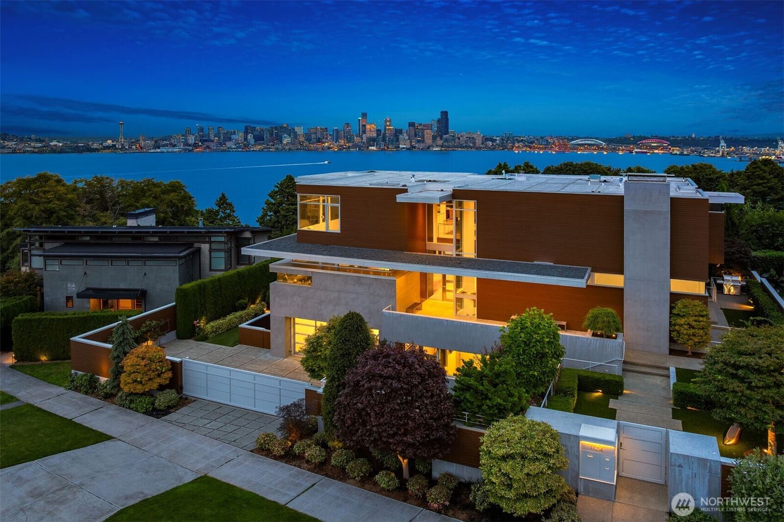 Property Photo: 1124 Sunset Avenue SW WA 98116