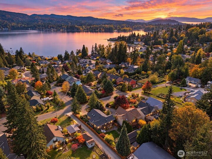 Property Photo:  4801 E Oregon Street  WA 98226 