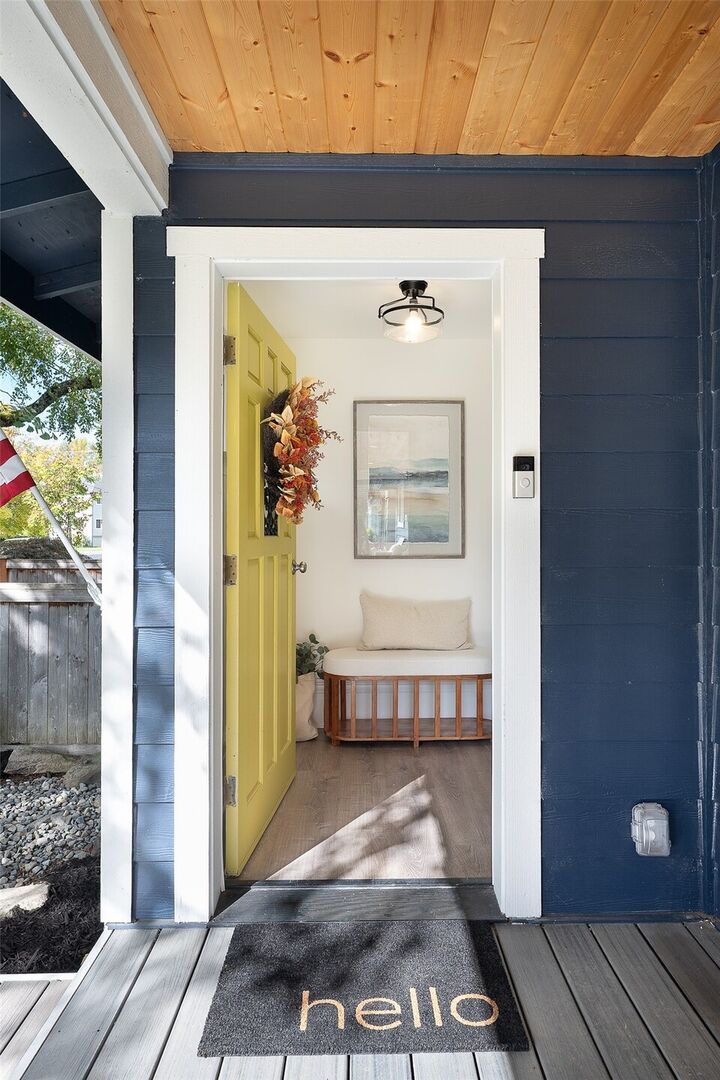 Property Photo:  7916  Maple Avenue SE  WA 98065 